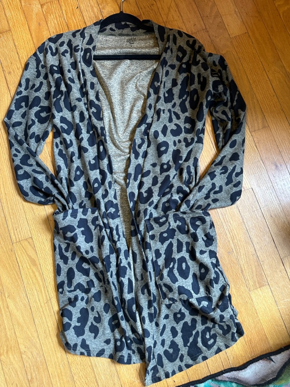Tickled Teal Open-Front Leopard Cardigan - Gray & Black